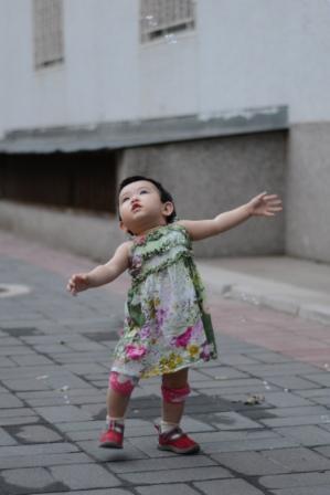 14号作(zuò)品-追泡泡的(de)幼年(nián)2